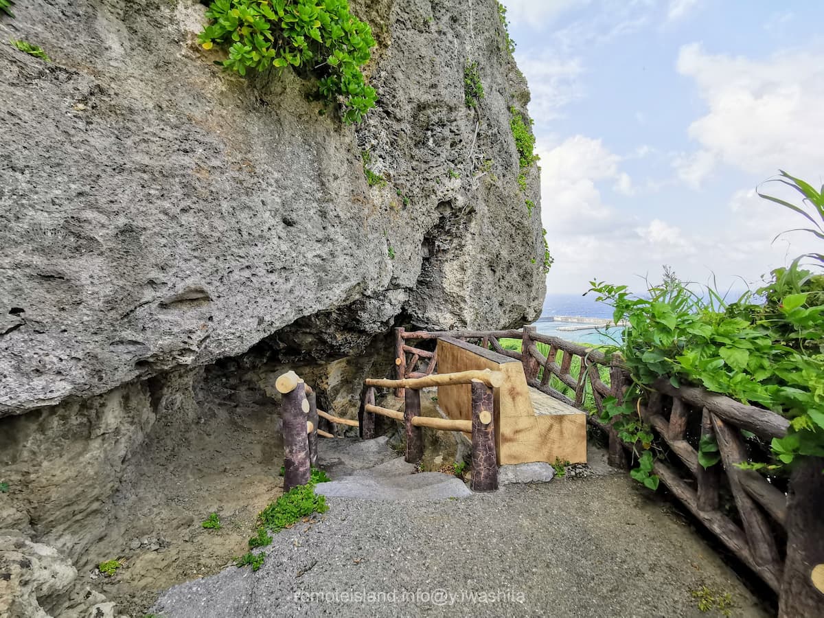 13椅子.jpg 13椅子