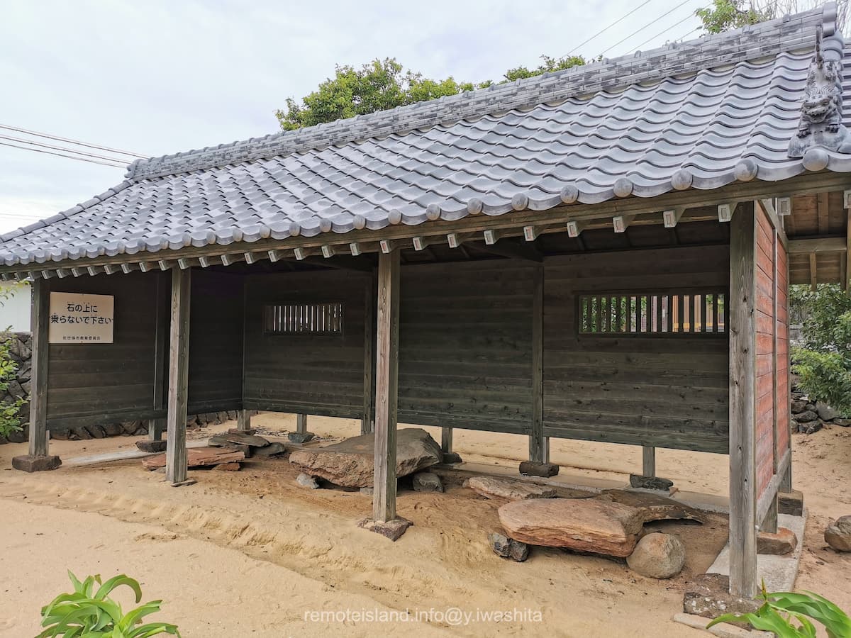 16神島神社_支石墓.jpg 16神島神社 支石墓