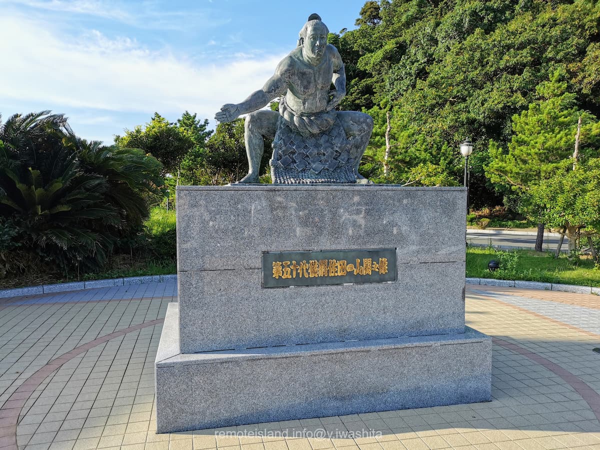 13佐田の山関之像.jpg 13佐田の山関之像