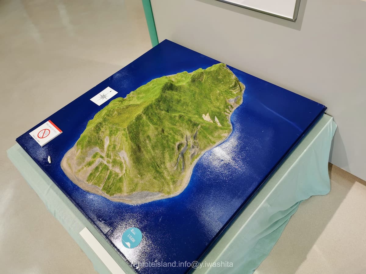 28北硫黄島模型.jpg 28北硫黄島模型