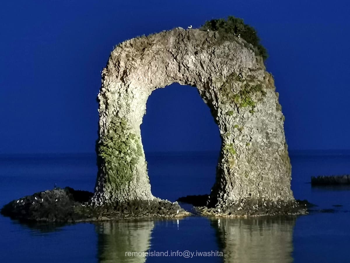 08鍋釣岩.jpg 08鍋釣岩